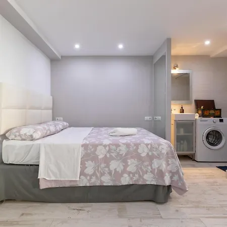 Apartment El Relojero - Adults Only